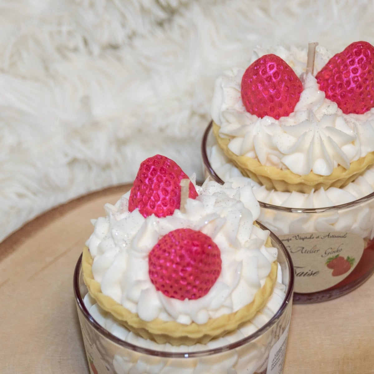 Bougie Chantilly Fraise vue détail texture chantilly artisanale – L'Atelier Ginko Bouzonville