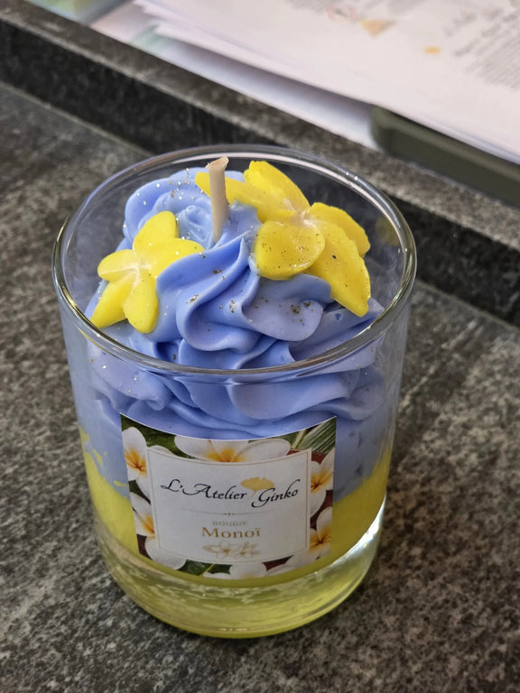 Bougie Chantilly Monoï vue détail texture artisanale cire végétale – L'Atelier Ginko Bouzonville
