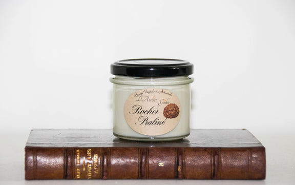 Bougie parfumée Rocher praliné L'Atelier Ginko - Boutique en Ligne